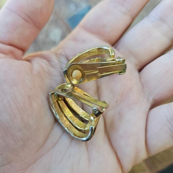 Vintage Gold and Brown Clipe Back Earrings - Picture 2 of 2